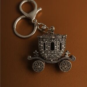 Elegant Silver Carriage Keychain